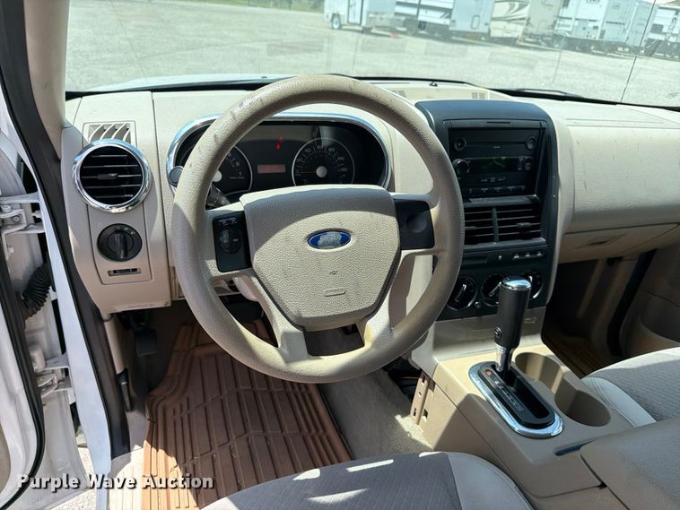 image for item MZ9732 2006 Ford Explorer SUV