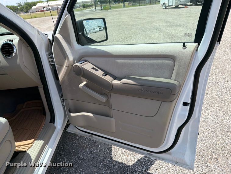 image for item MZ9732 2006 Ford Explorer SUV