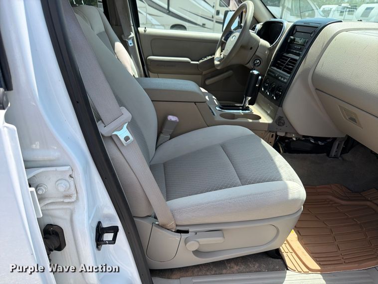 image for item MZ9732 2006 Ford Explorer SUV