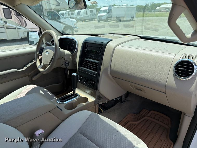 image for item MZ9732 2006 Ford Explorer SUV