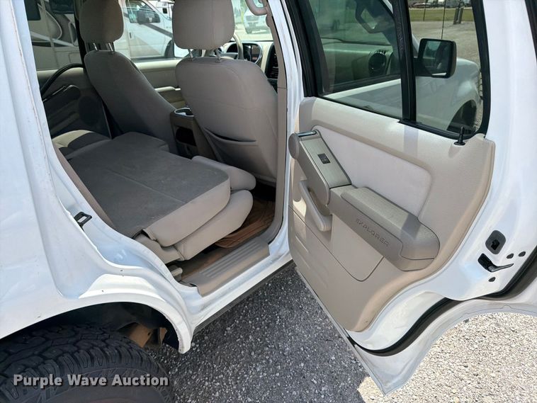 image for item MZ9732 2006 Ford Explorer SUV