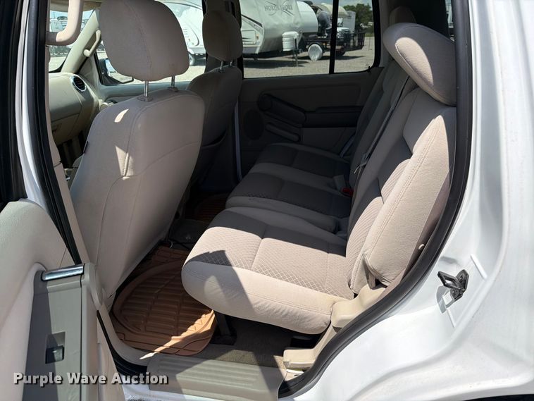 image for item MZ9732 2006 Ford Explorer SUV