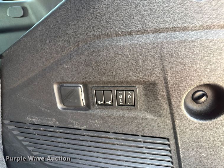 image for item MZ9745 2021 GMC Yukon SUV