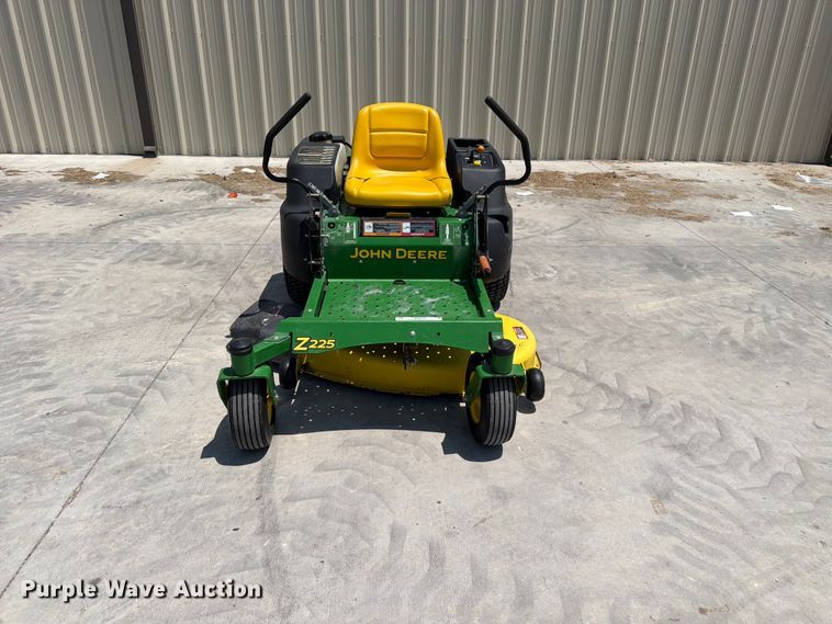 image for item MZ9755 2007 John Deere Z225A EZtrak ZTR lawn mower