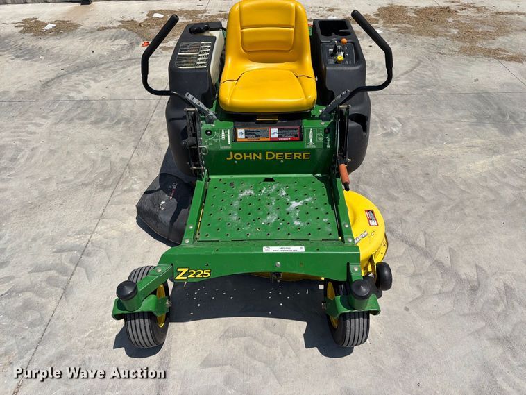 image for item MZ9755 2007 John Deere Z225A EZtrak ZTR lawn mower