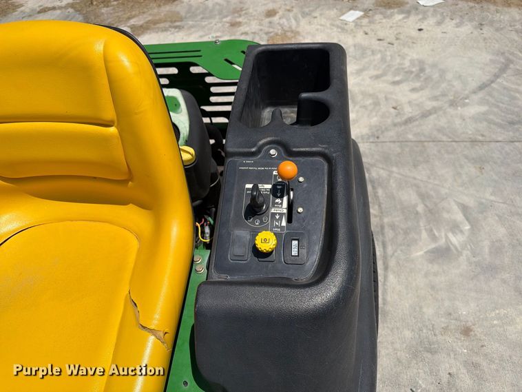 image for item MZ9755 2007 John Deere Z225A EZtrak ZTR lawn mower