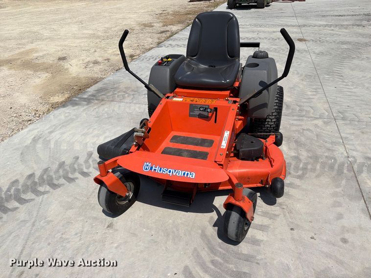 image for item MZ9756 2003 Husqvarna CZ4817 ZTR lawn mower