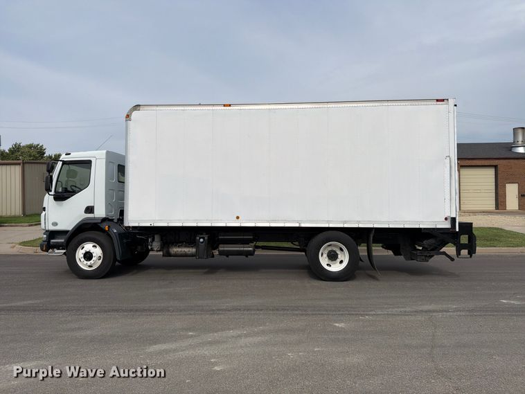 image for item MZ9765 2015 Kenworth K370 box truck