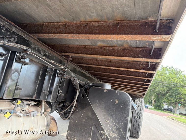image for item MZ9765 2015 Kenworth K370 box truck