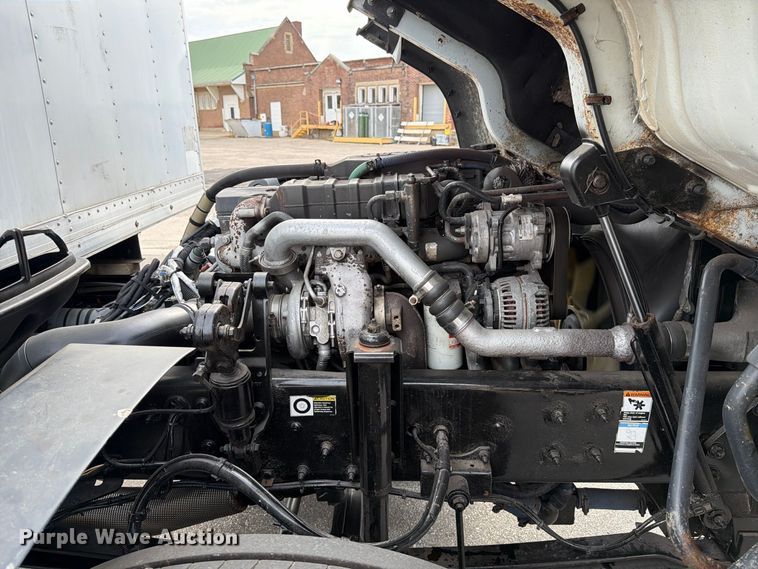 image for item MZ9765 2015 Kenworth K370 box truck