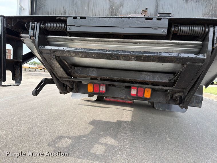 image for item MZ9765 2015 Kenworth K370 box truck