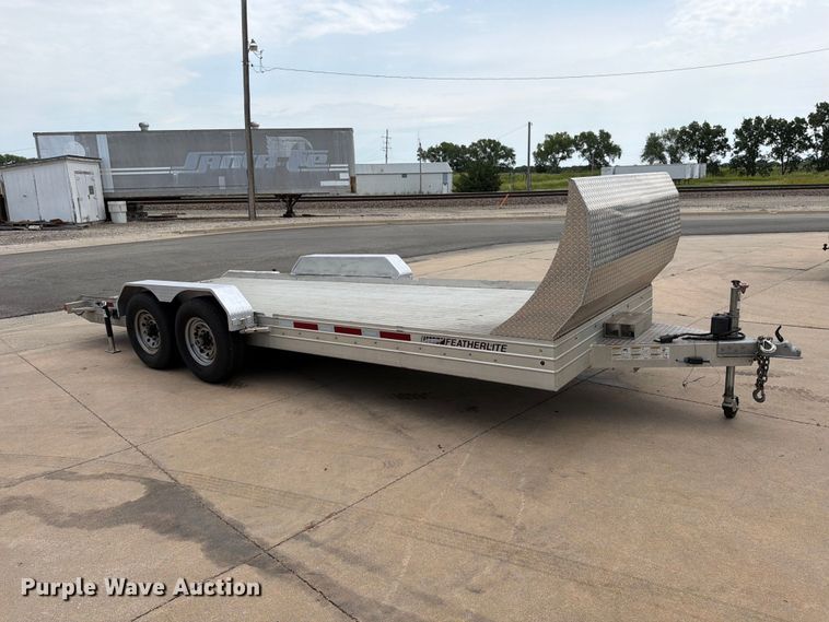 image for item MZ9771 2014 Featherlite equipment trailer