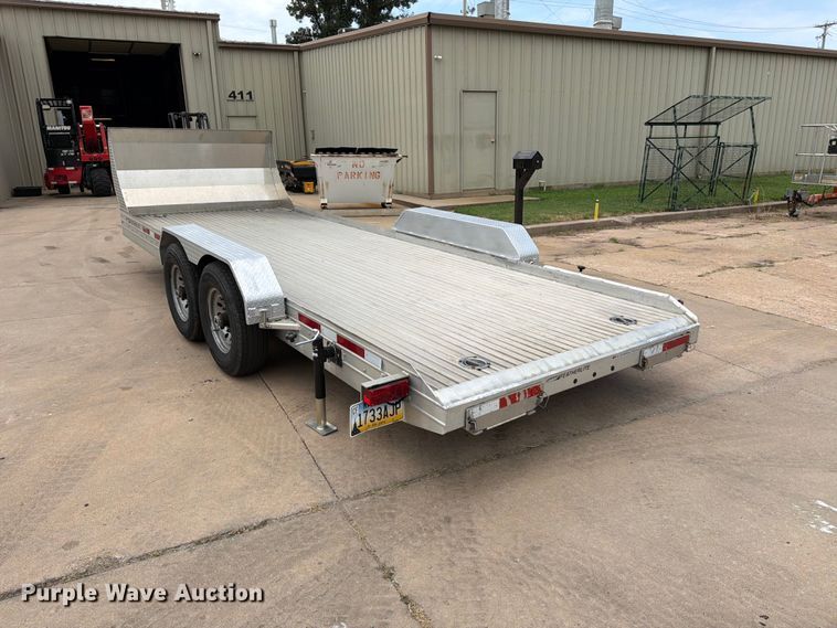 image for item MZ9771 2014 Featherlite equipment trailer