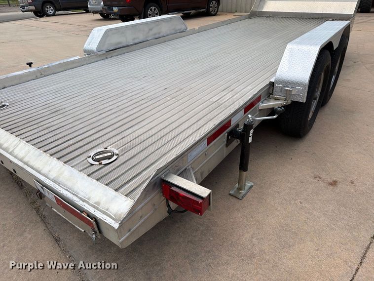 image for item MZ9771 2014 Featherlite equipment trailer