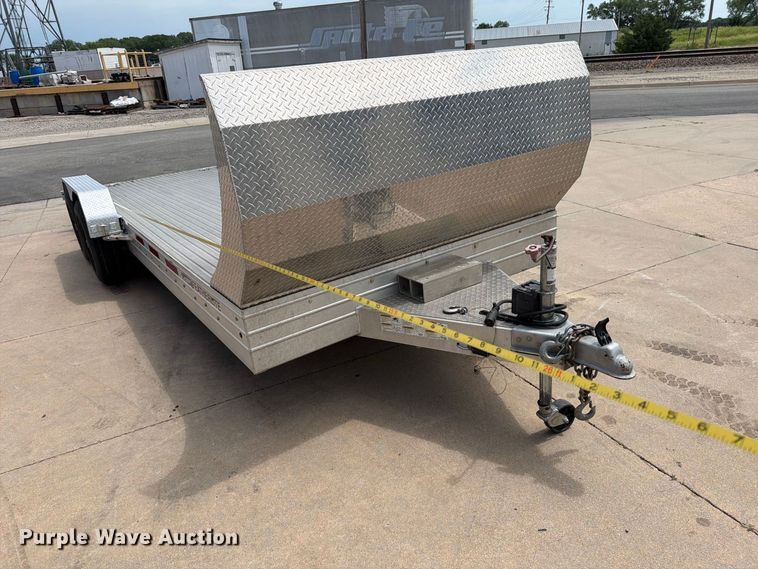 image for item MZ9771 2014 Featherlite equipment trailer