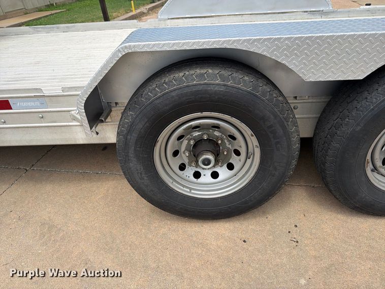 image for item MZ9771 2014 Featherlite equipment trailer