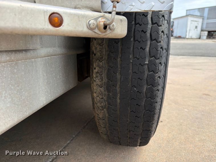 image for item MZ9771 2014 Featherlite equipment trailer
