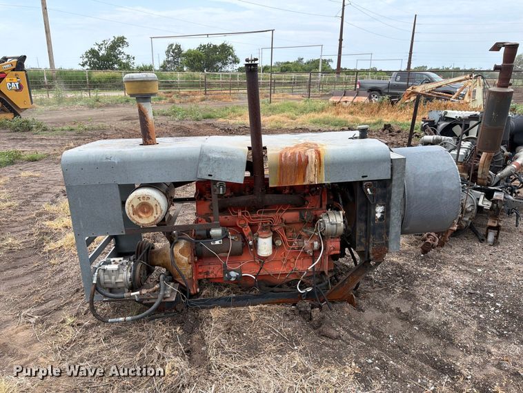 image for item MZ9802 Allis-Chalmers 2800 engine