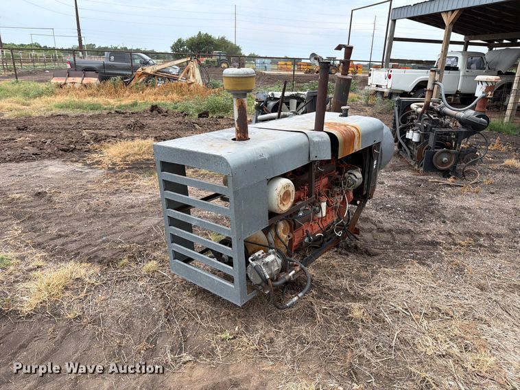 image for item MZ9802 Allis-Chalmers 2800 engine