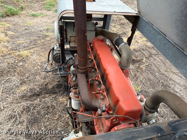 image for item MZ9802 Allis-Chalmers 2800 engine