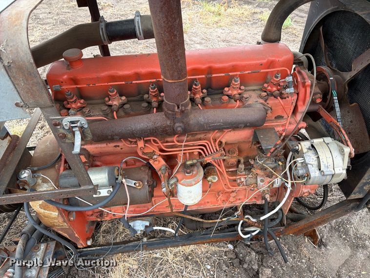 image for item MZ9802 Allis-Chalmers 2800 engine