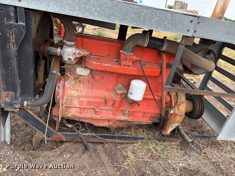 image for item MZ9802 Allis-Chalmers 2800 engine