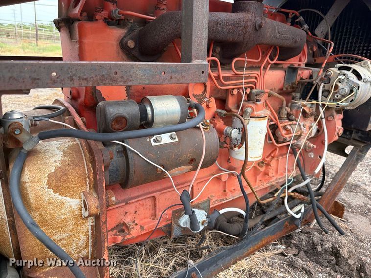 image for item MZ9802 Allis-Chalmers 2800 engine