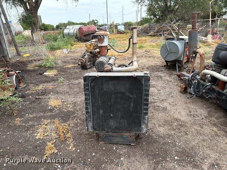 image for item MZ9804 Allis-Chalmers 649T engine