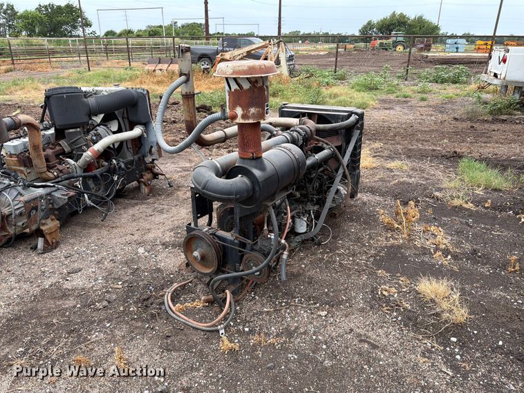 image for item MZ9804 Allis-Chalmers 649T engine