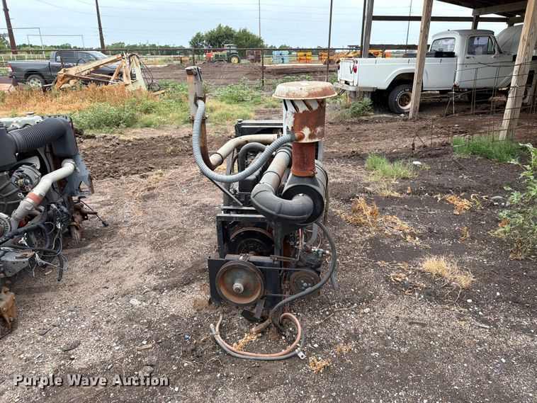 image for item MZ9804 Allis-Chalmers 649T engine