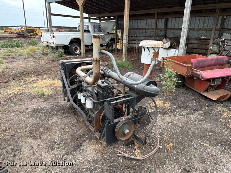 image for item MZ9804 Allis-Chalmers 649T engine