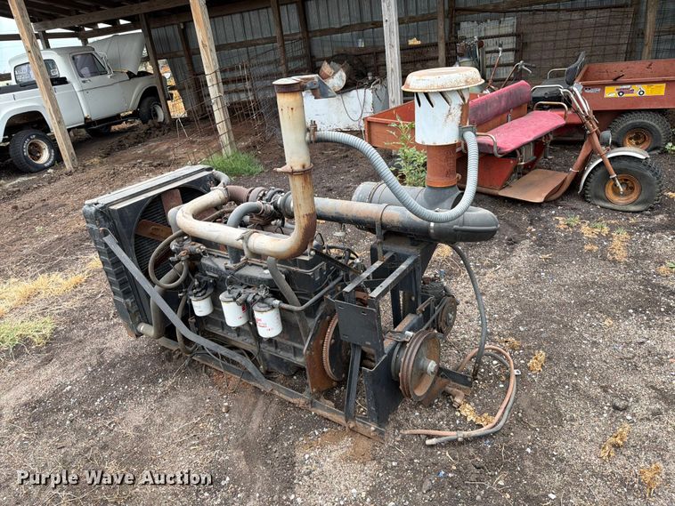 image for item MZ9804 Allis-Chalmers 649T engine