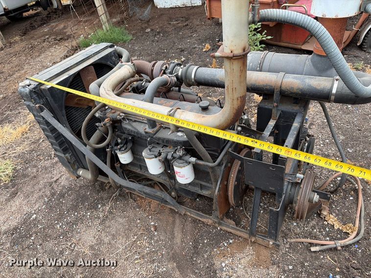 image for item MZ9804 Allis-Chalmers 649T engine