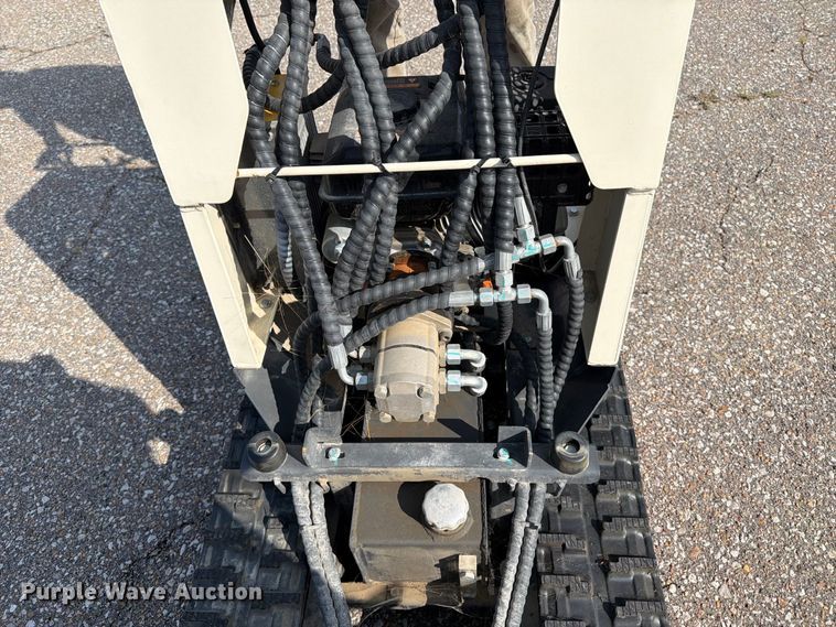 image for item MZ9815 2025 AGT QHT500FL compact utility loader