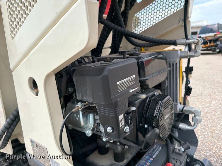image for item MZ9815 2025 AGT QHT500FL compact utility loader
