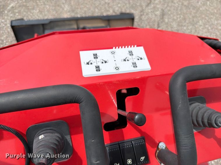 image for item MZ9816 2025 AGT SDA-140T compact utility loader