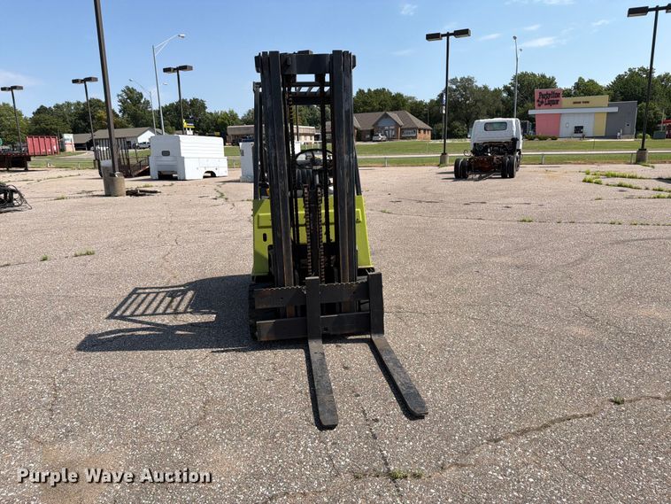 image for item MZ9818 Clark GCS25MC forklift