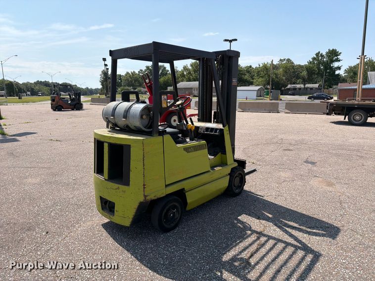 image for item MZ9818 Clark GCS25MC forklift