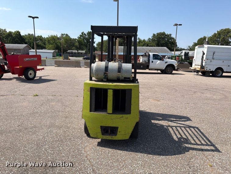 image for item MZ9818 Clark GCS25MC forklift
