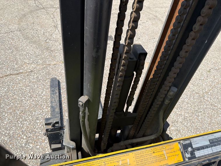 image for item MZ9818 Clark GCS25MC forklift