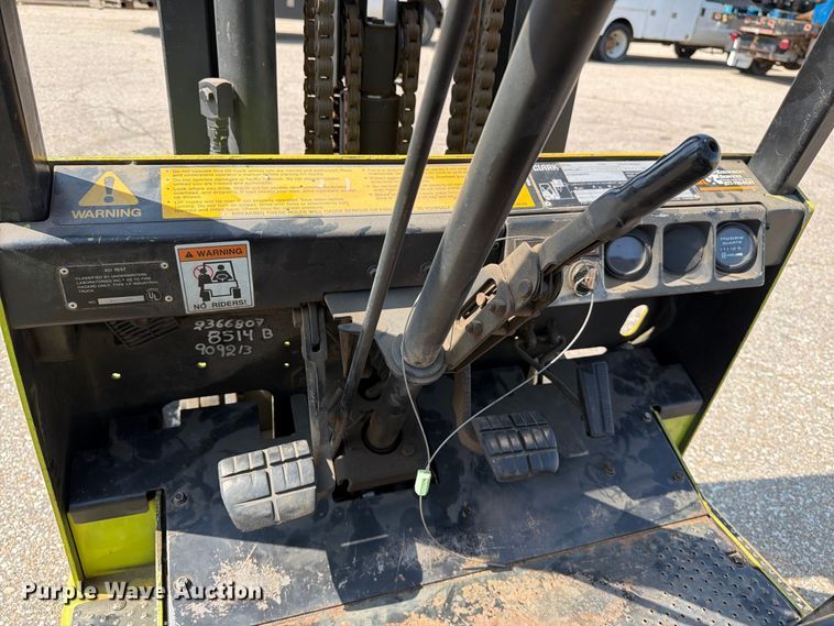 image for item MZ9818 Clark GCS25MC forklift