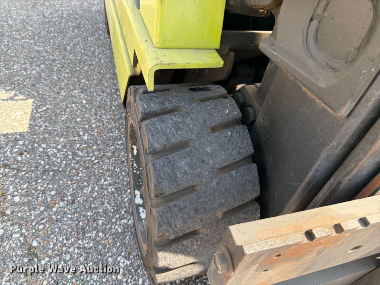 image for item MZ9818 Clark GCS25MC forklift