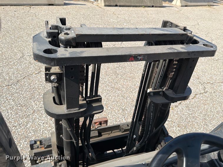 image for item MZ9820 Toyota 8FGCU20 forklift