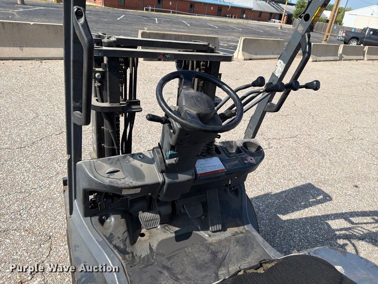 image for item MZ9820 Toyota 8FGCU20 forklift