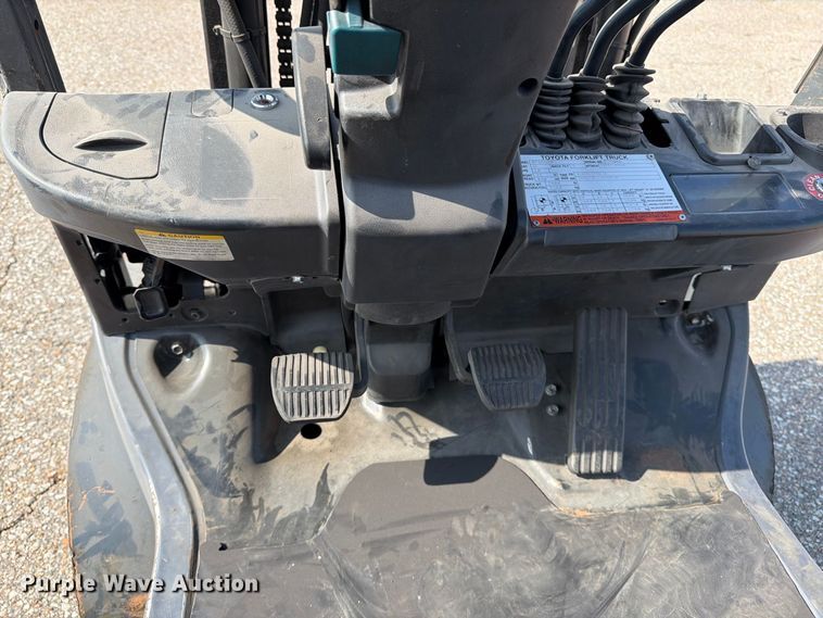 image for item MZ9820 Toyota 8FGCU20 forklift