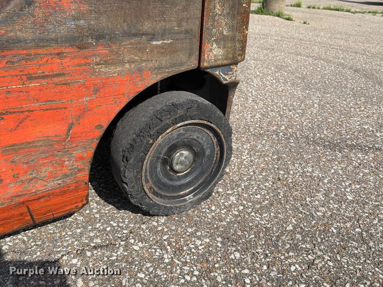 image for item MZ9820 Toyota 8FGCU20 forklift