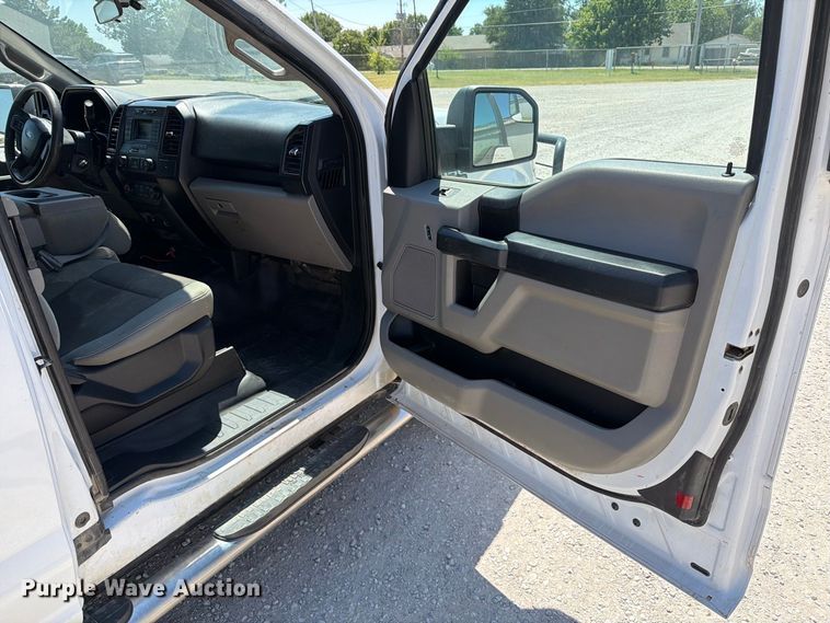 image for item MZ9833 2018 Ford F150 Ext. Cab pickup truck