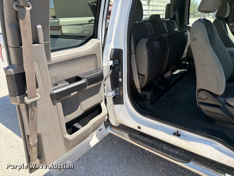 image for item MZ9833 2018 Ford F150 Ext. Cab pickup truck