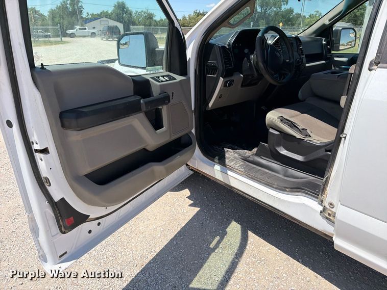 image for item MZ9834 2018 Ford F150 Ext. Cab pickup truck
