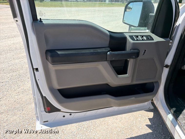image for item MZ9834 2018 Ford F150 Ext. Cab pickup truck